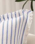 Coussin blanc à rayures bleu clair 45x45 cm TALINA