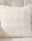 Coussin blanc effet fourrure 45x45 cm KAELA
