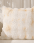 Coussin blanc et beige effet fourrure 45x45 cm KAELA
