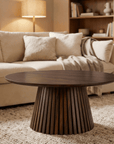 Table basse ronde en bois foncé HEKA