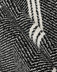 Tapis noir à motifs chevrons blancs 160 x 230 cm AIDA