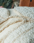 Coussin beige à motif floral 45x45 cm ALESIA