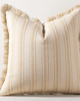 Coussin beige à rayures jaunes texturées  45x45 cm PAVIA