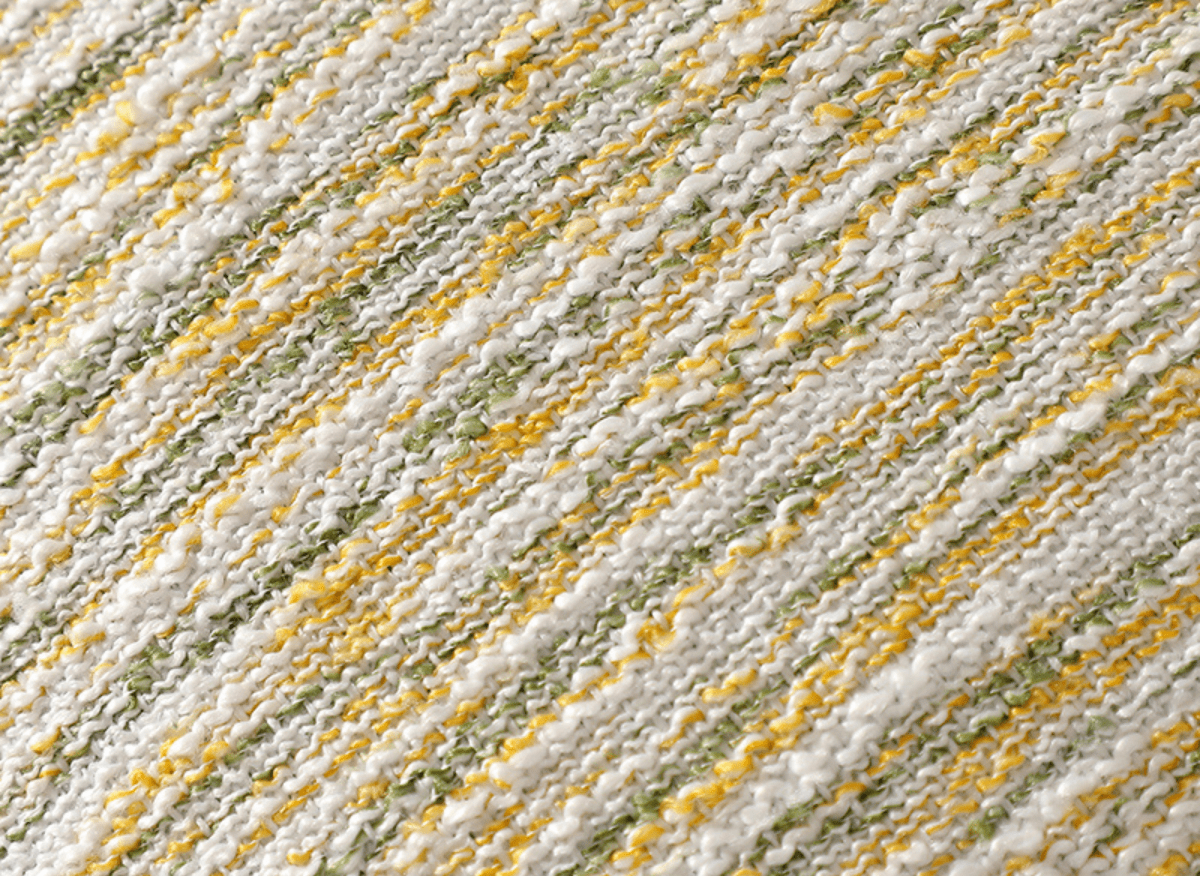 Coussin jaune et beige en tweed avec ponpons 45x45 cm POPINE