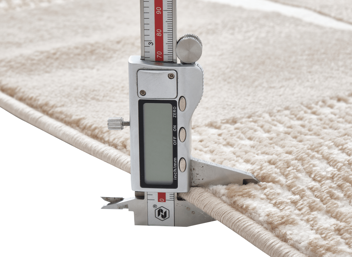Tapis minimaliste beige et blanc 160 x 230 cm RIBBON